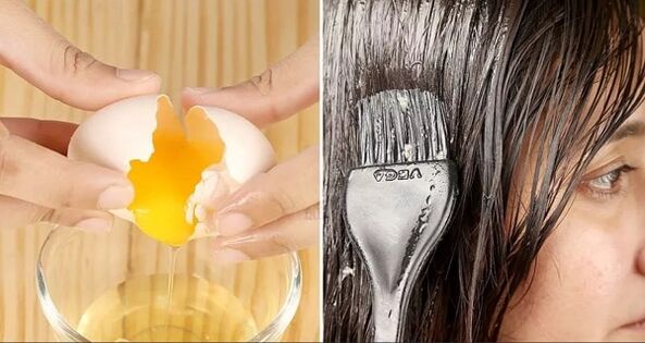 La clara de huevo está incluida en la mascarilla para aclarar el cabello.